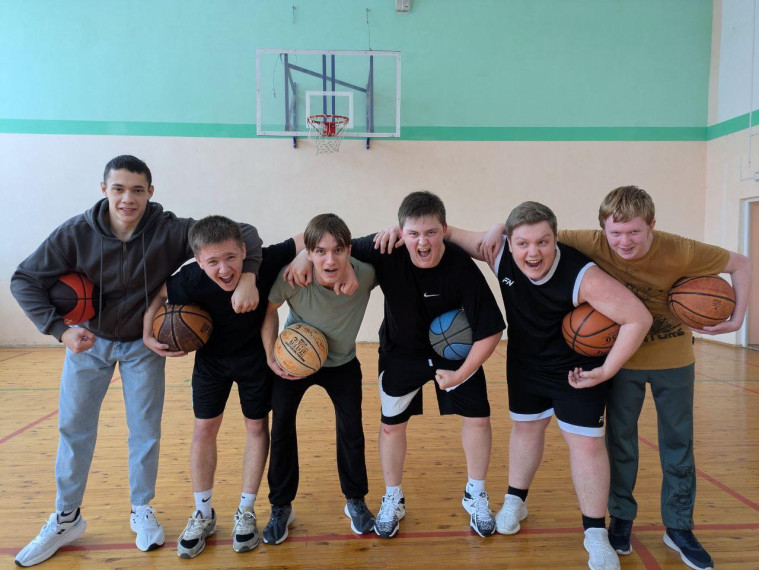Первенство школы по баскетболу.