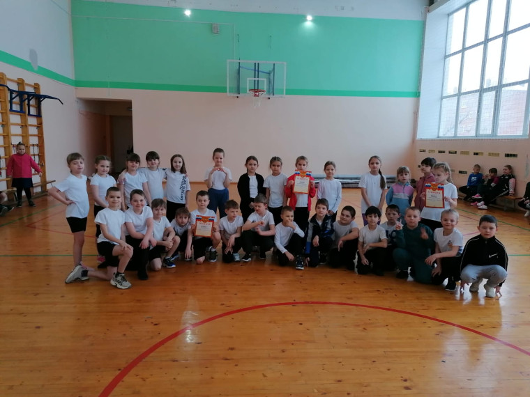 "Весёлые старты" посвящённые "Дню защитника отечества".
